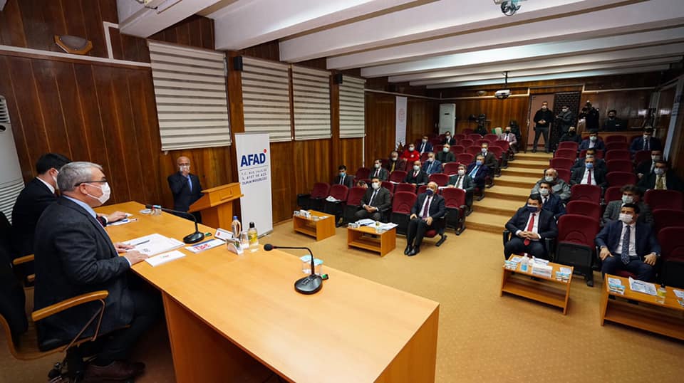 mus-valiligi-tarafindan-duzenlenen-il-afet-risk-azaltma-plani-toplantisina-katildik-678