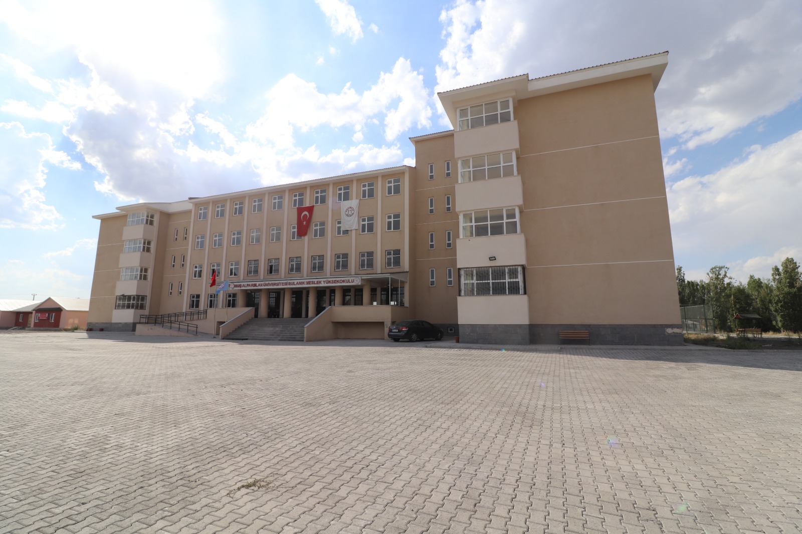 bulanik-myoda-cevrimici-derslere-yuksek-katilim-759