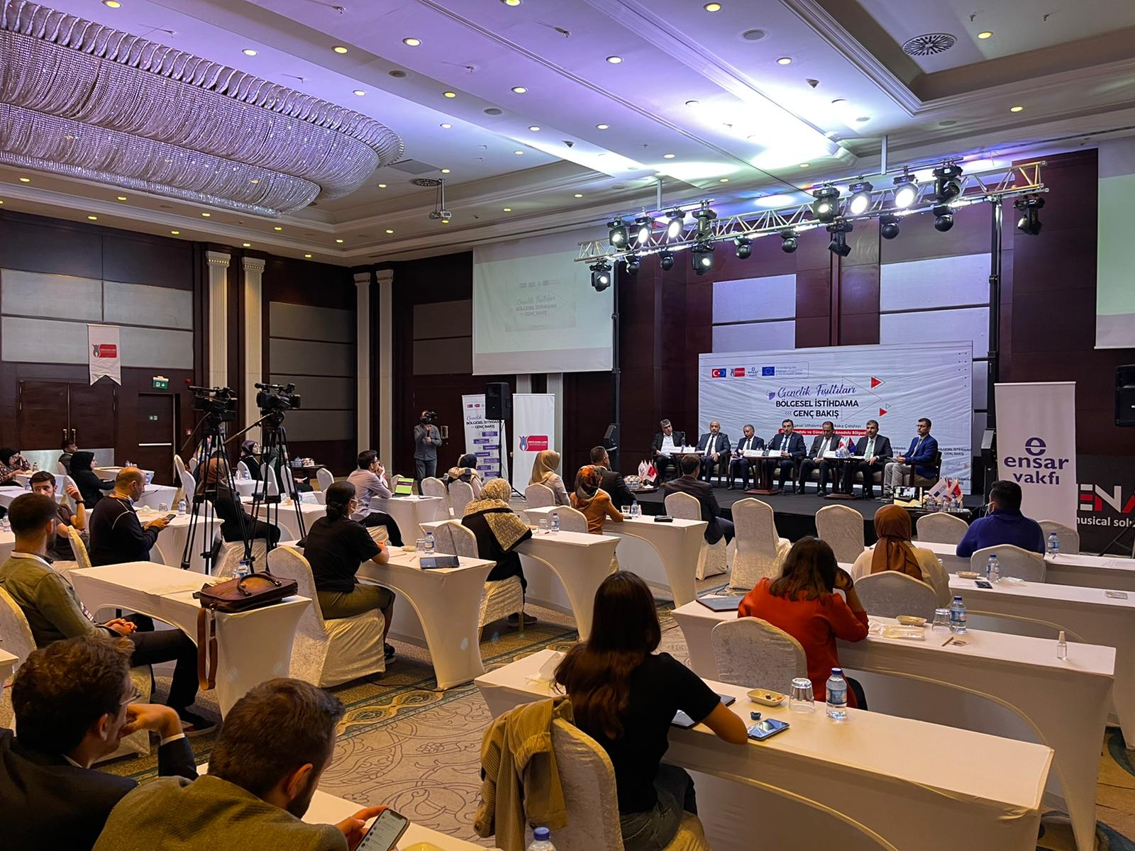 3-genclik-fisiltilari-bolgesel-istihdama-genc-bakis-calistayi-dogu-anadolu-bolgesi-paneli-tamamlandi-814