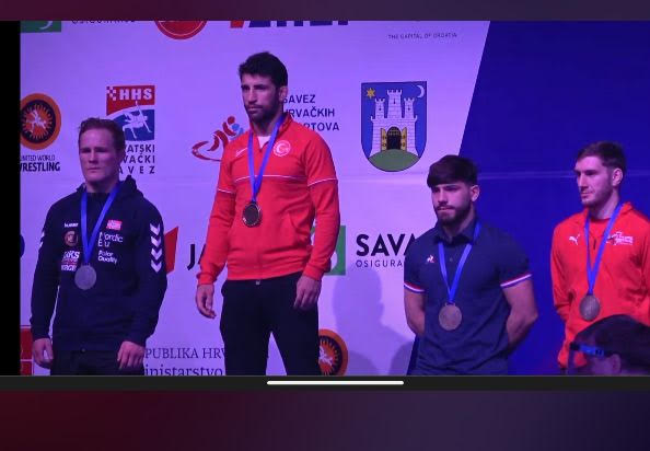 ogrencimizden-grekoromende-altin-madalya-1233