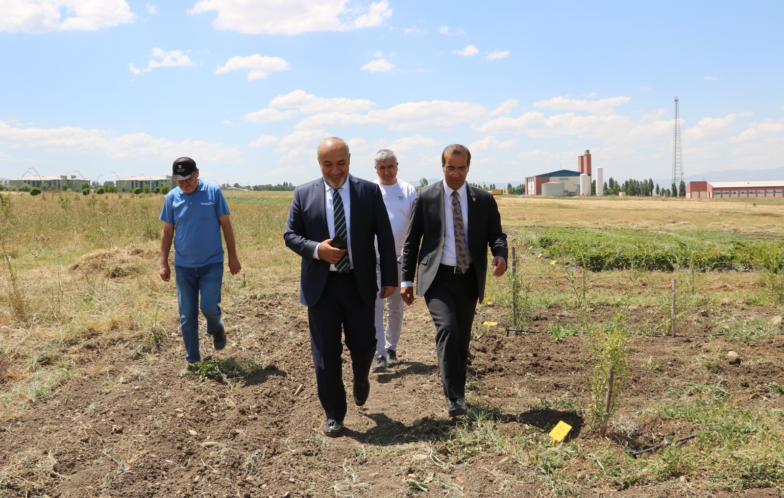 tarla-gunu-etkinlikleri-kapsaminda-deneme-ekimleri-yapildi-1839