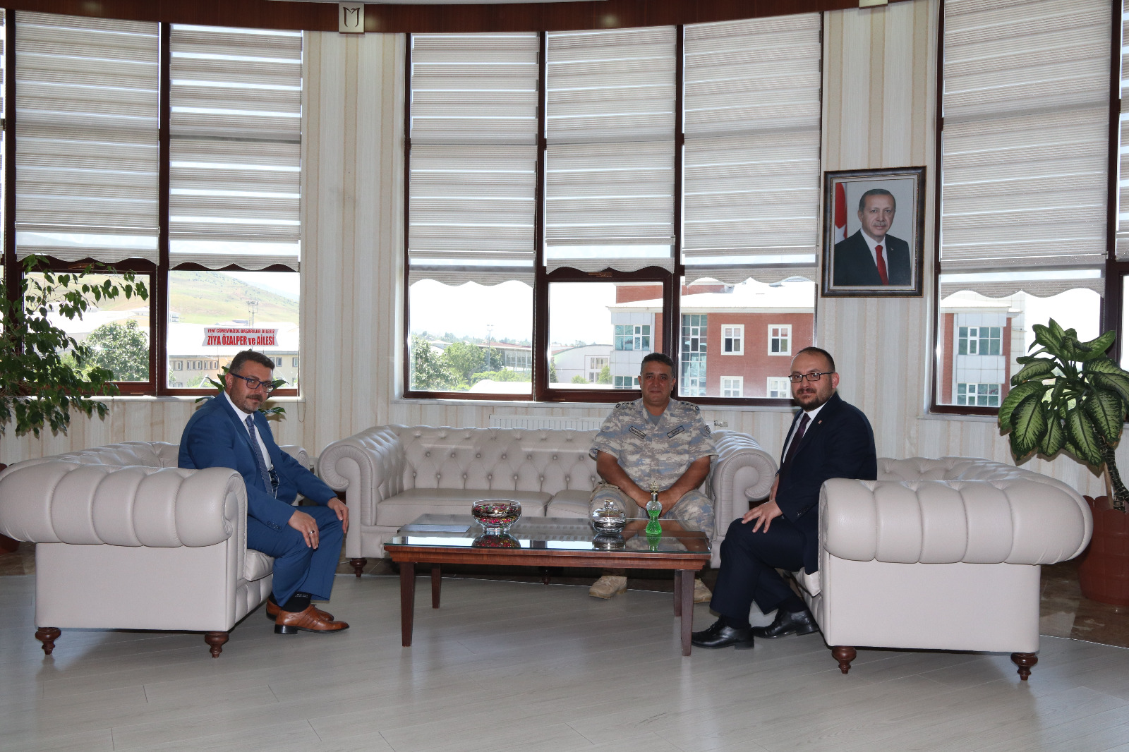 rektorumuze-mus-hava-meydan-komutanindan-ziyaret-2668