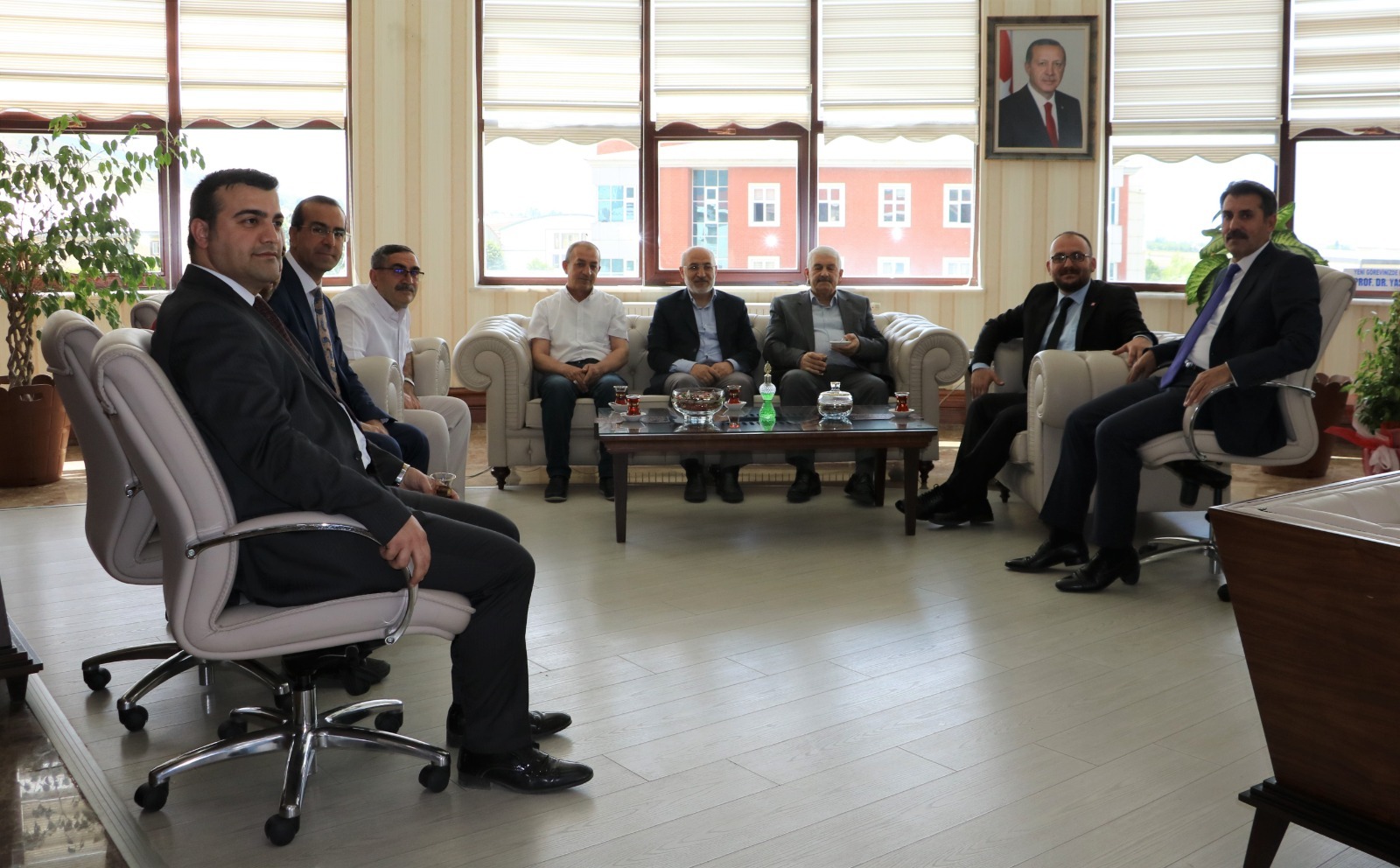 rektorumuz-tebrikleri-kabul-ediyor-2675