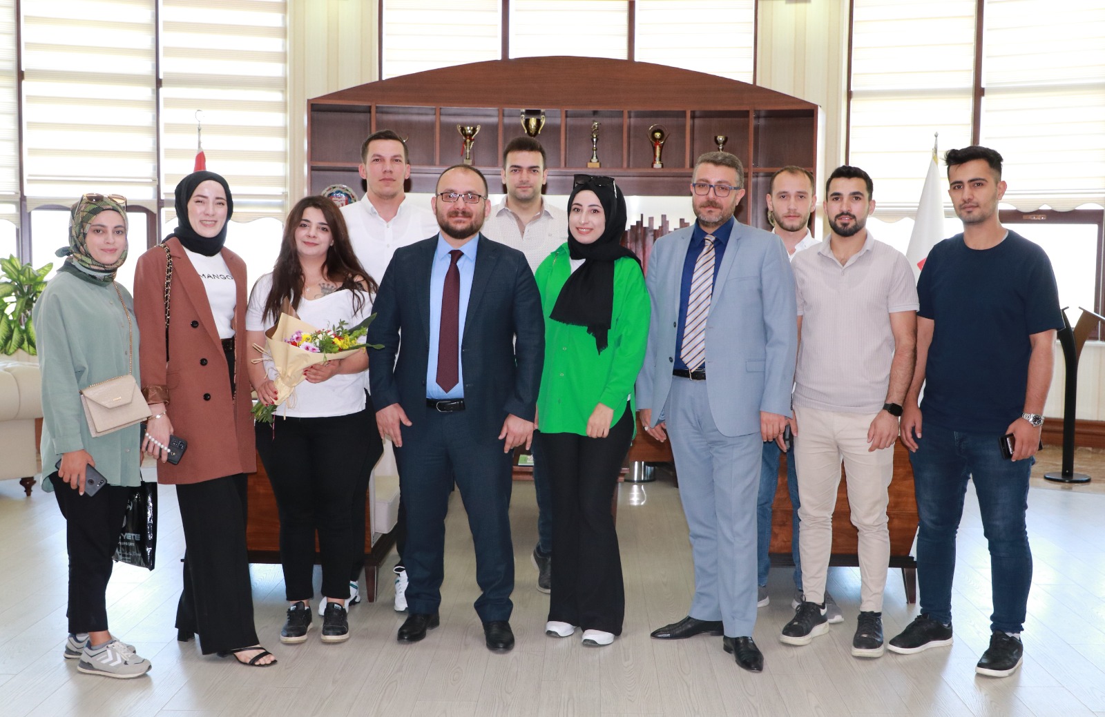 tarih-bolumu-4-sinif-ogrencileri-rektorumuzu-ziyaret-etti-2702