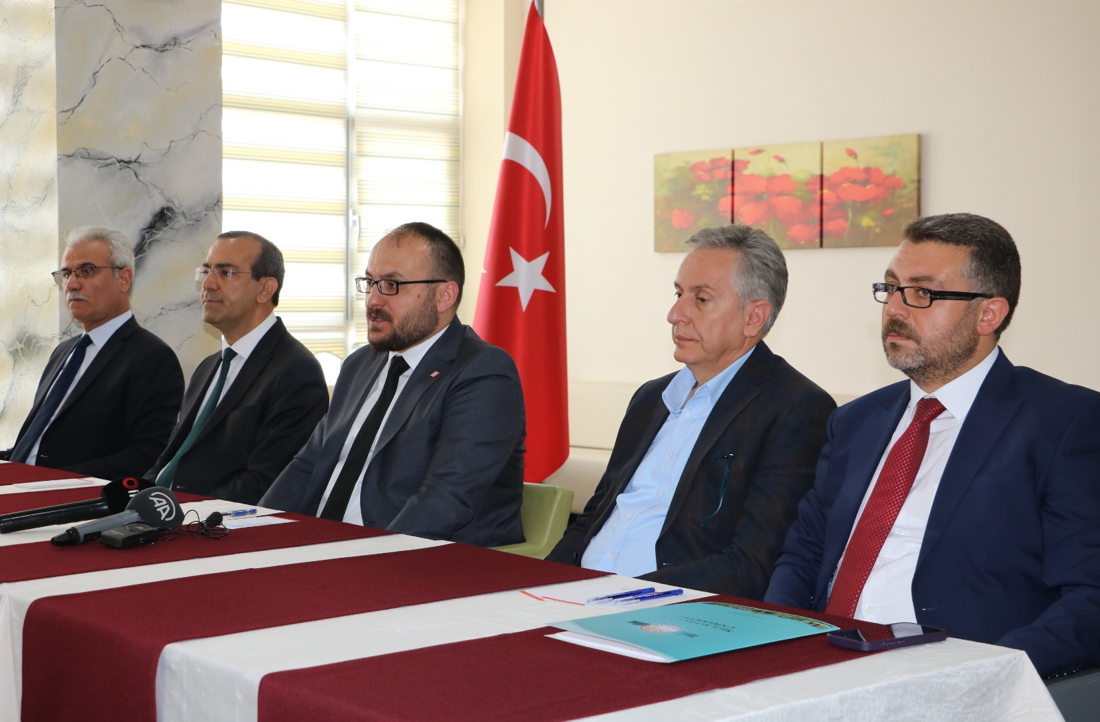 our-rector-organized-a-press-conference-on-the-malazgirt-battlefield-2757