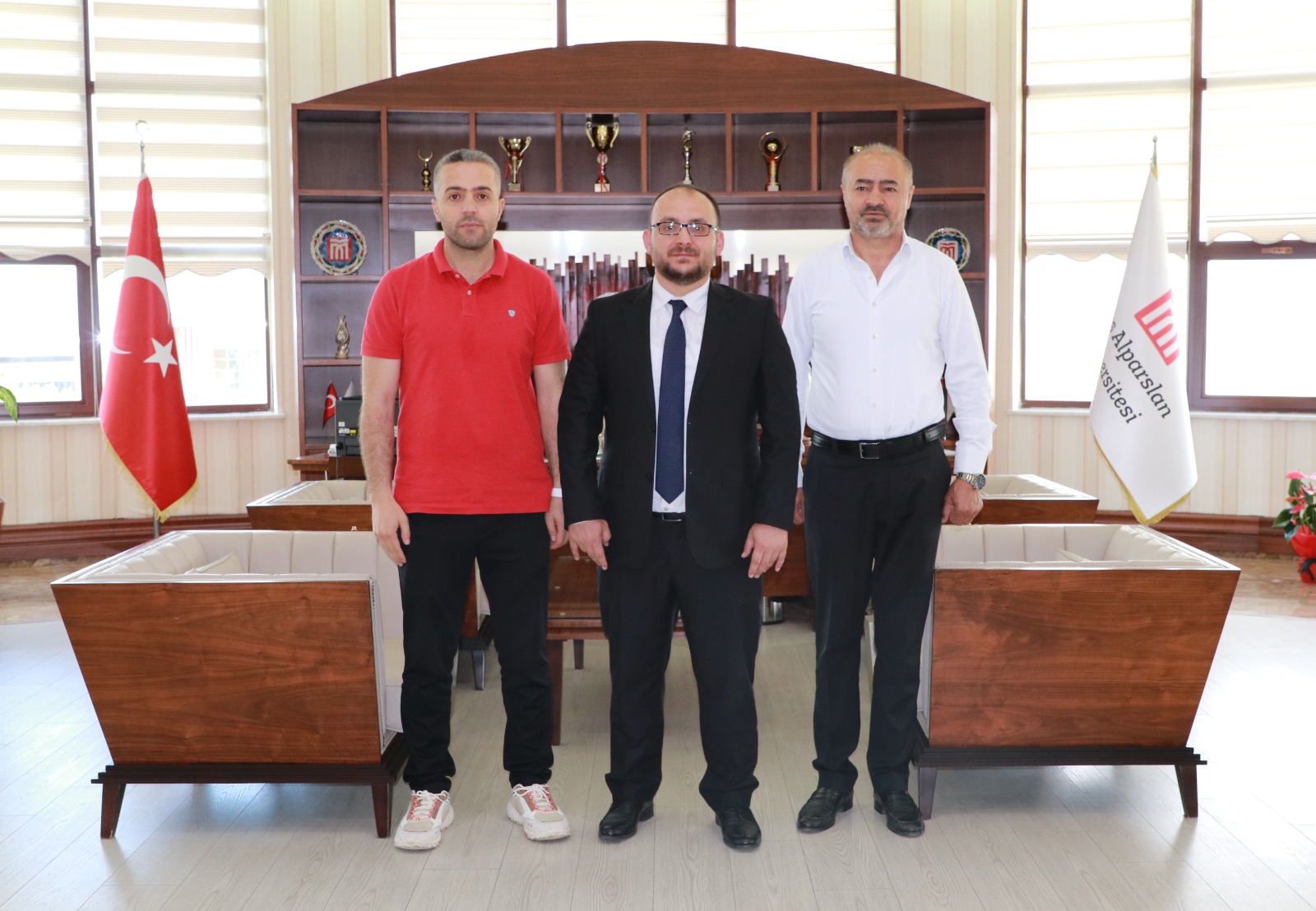 visit-to-our-rector-by-business-people-from-mus-2794