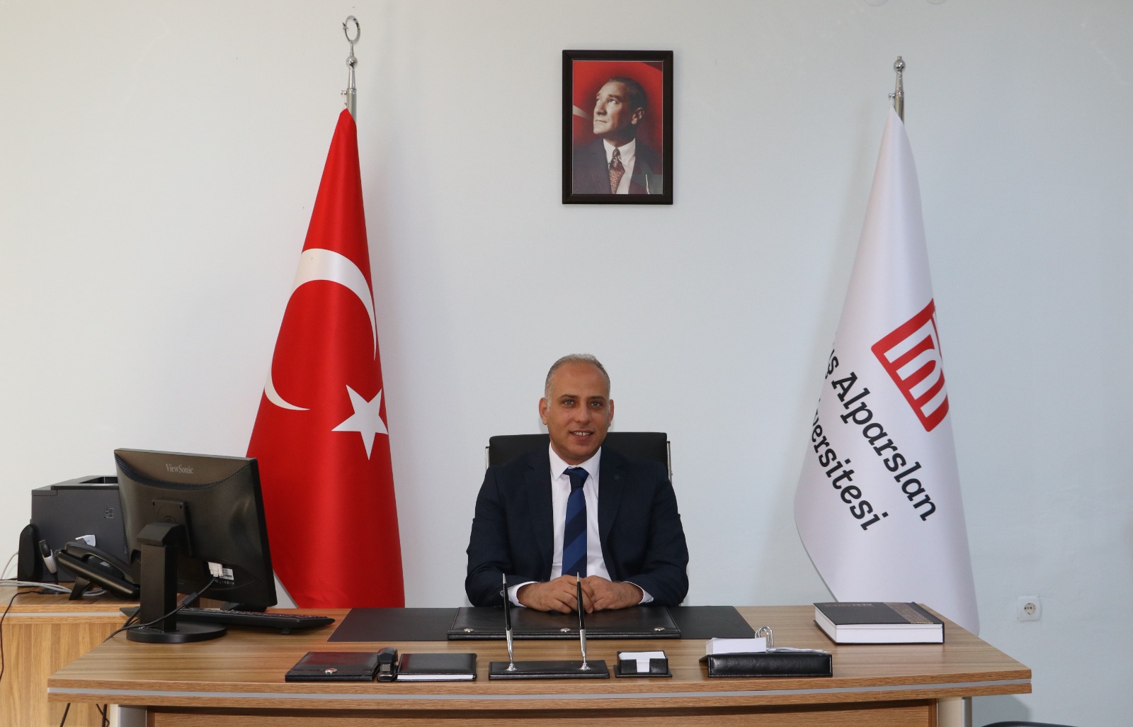 muhendislik-mimarlik-fakultesi-dekanligina-prof-dr-muhammed-cinar-atandi-2803