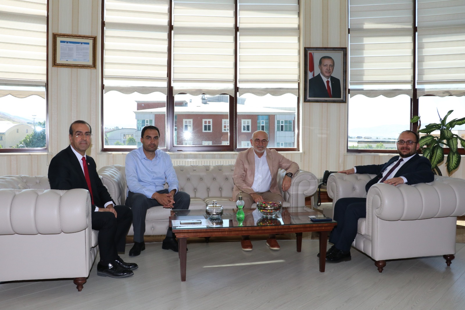 visit-from-the-general-manager-of-yildiz-alparslan-agricultural-enterprise-to-rector-alican-2825