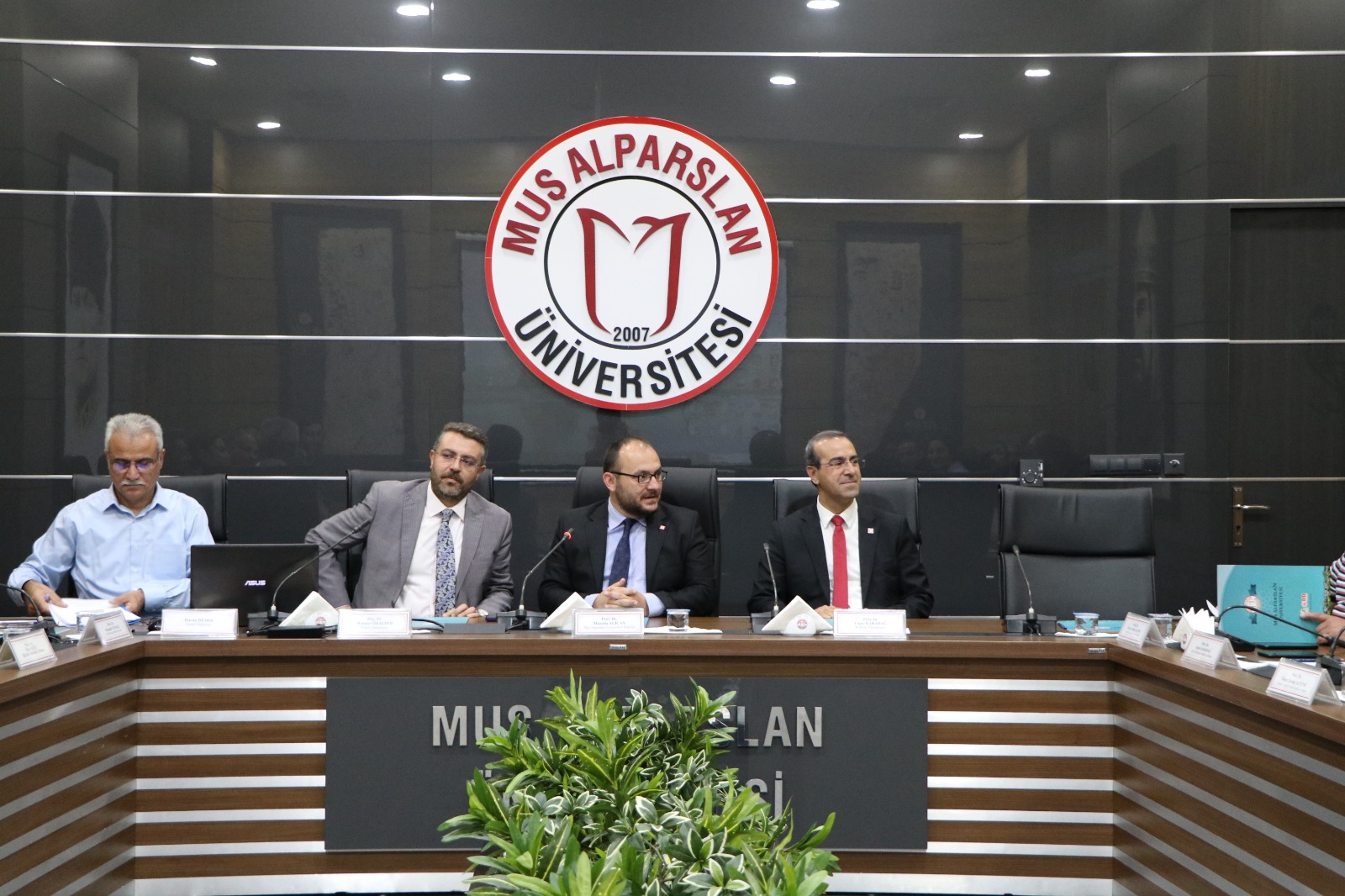 mus-alparslan-universitesi-birim-amirleri-rektorumuzle-bir-araya-geldi-2834
