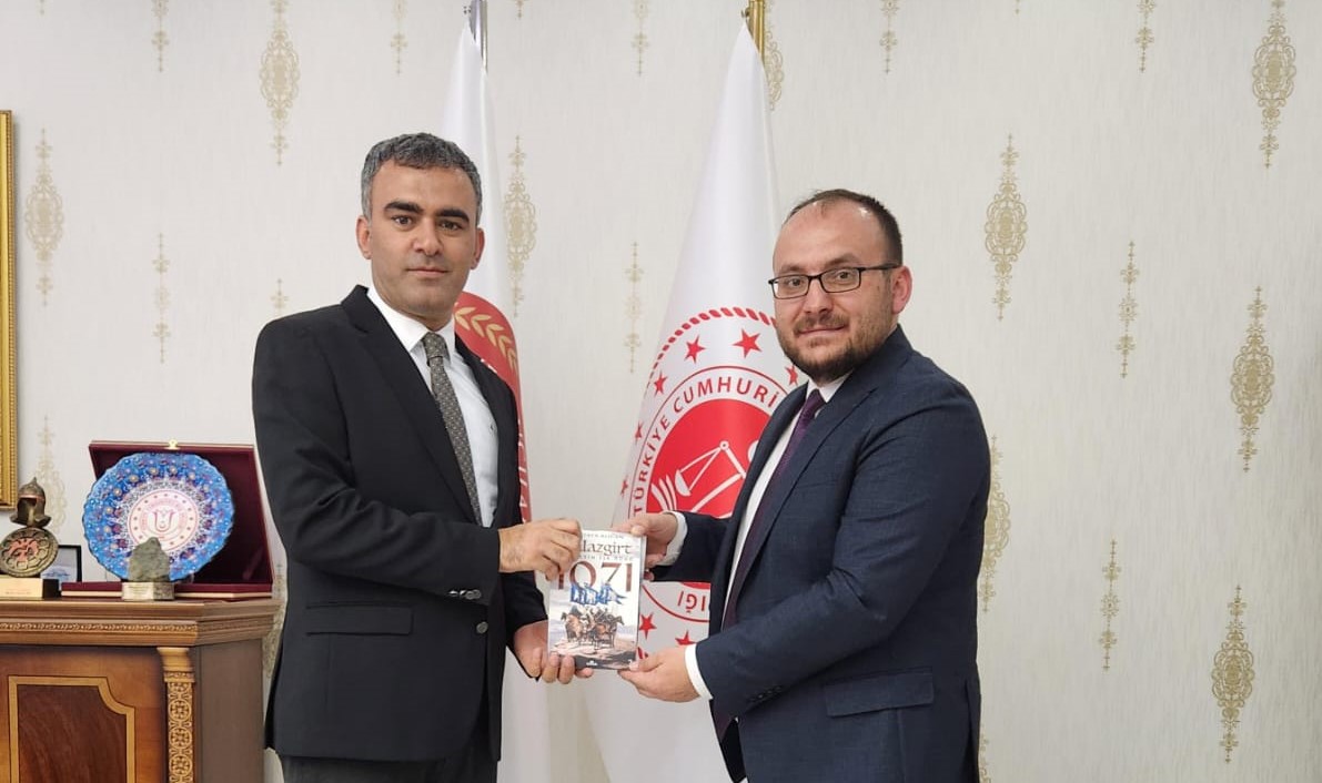 rektorumuz-cumhuriyet-bassavcisi-huseyin-yavuzu-ziyaret-etti-2847