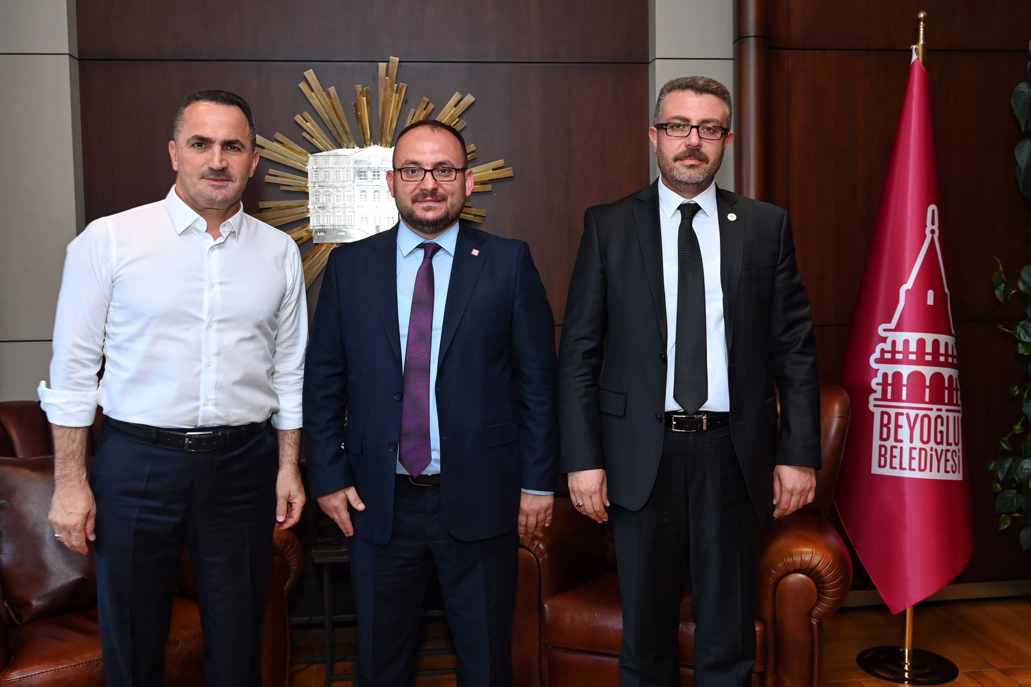 rektorumuz-beyoglu-belediye-baskani-ve-okcular-vakfi-baskani-ile-bir-araya-geldi-2897