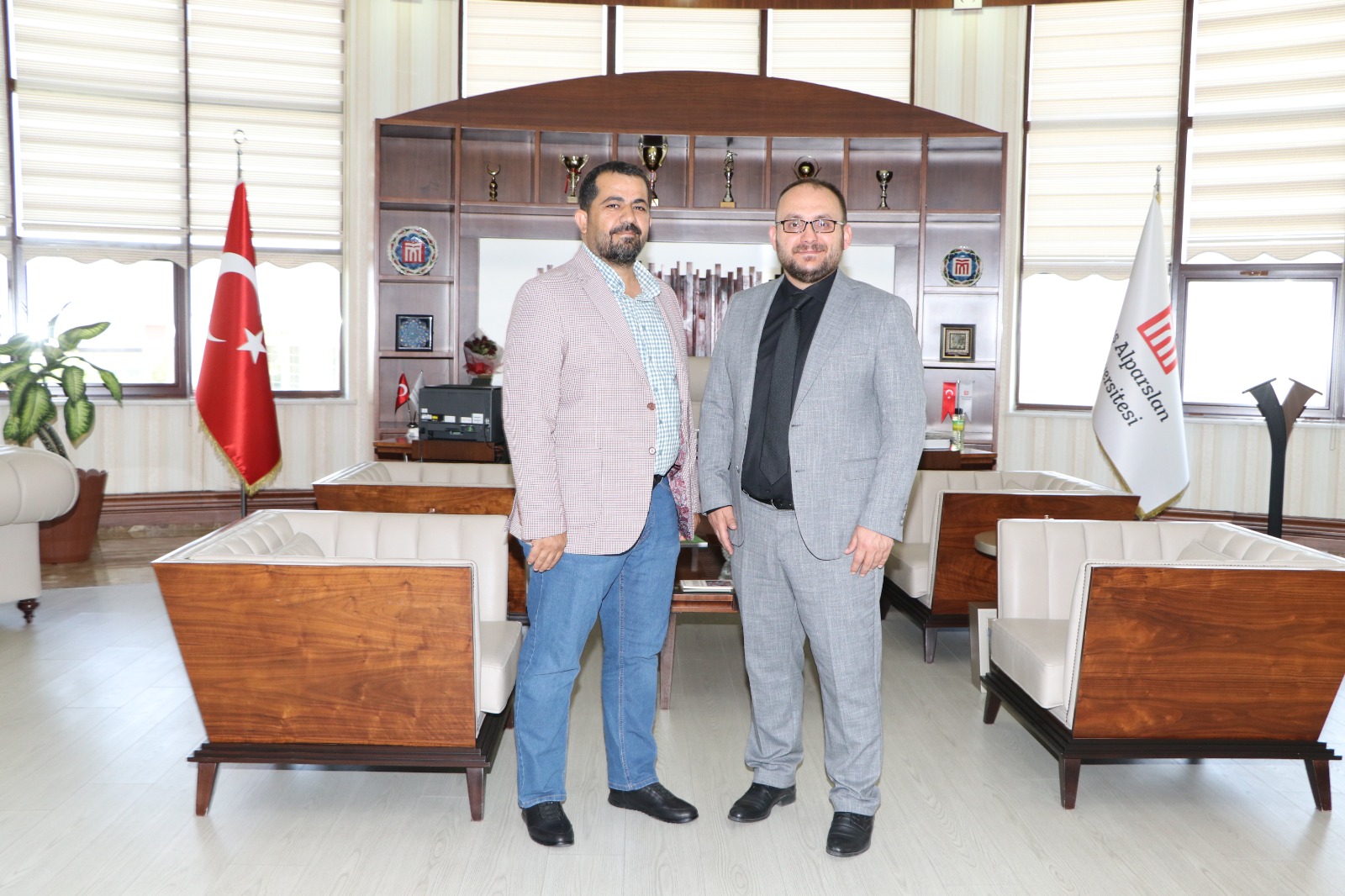 our-faculty-member-assoc-prof-dr-irsad-sami-yuca-visits-our-rector-2938