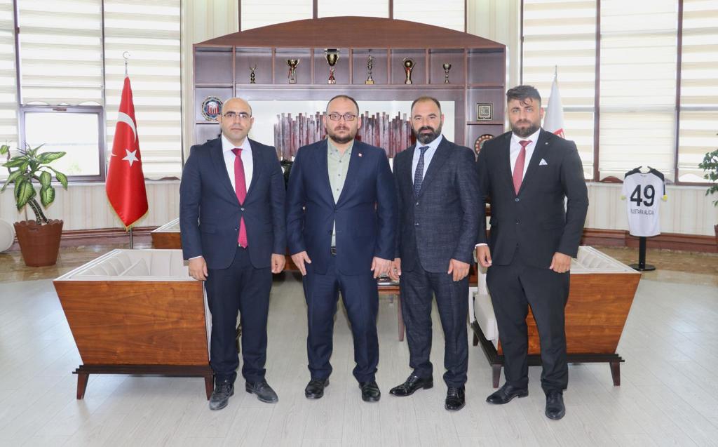 the-regional-director-of-anadolu-agency-and-delegation-visited-our-rector-3174