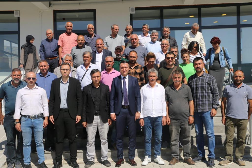 our-university-conducts-organic-beekeeping-training-in-varto-district-3190