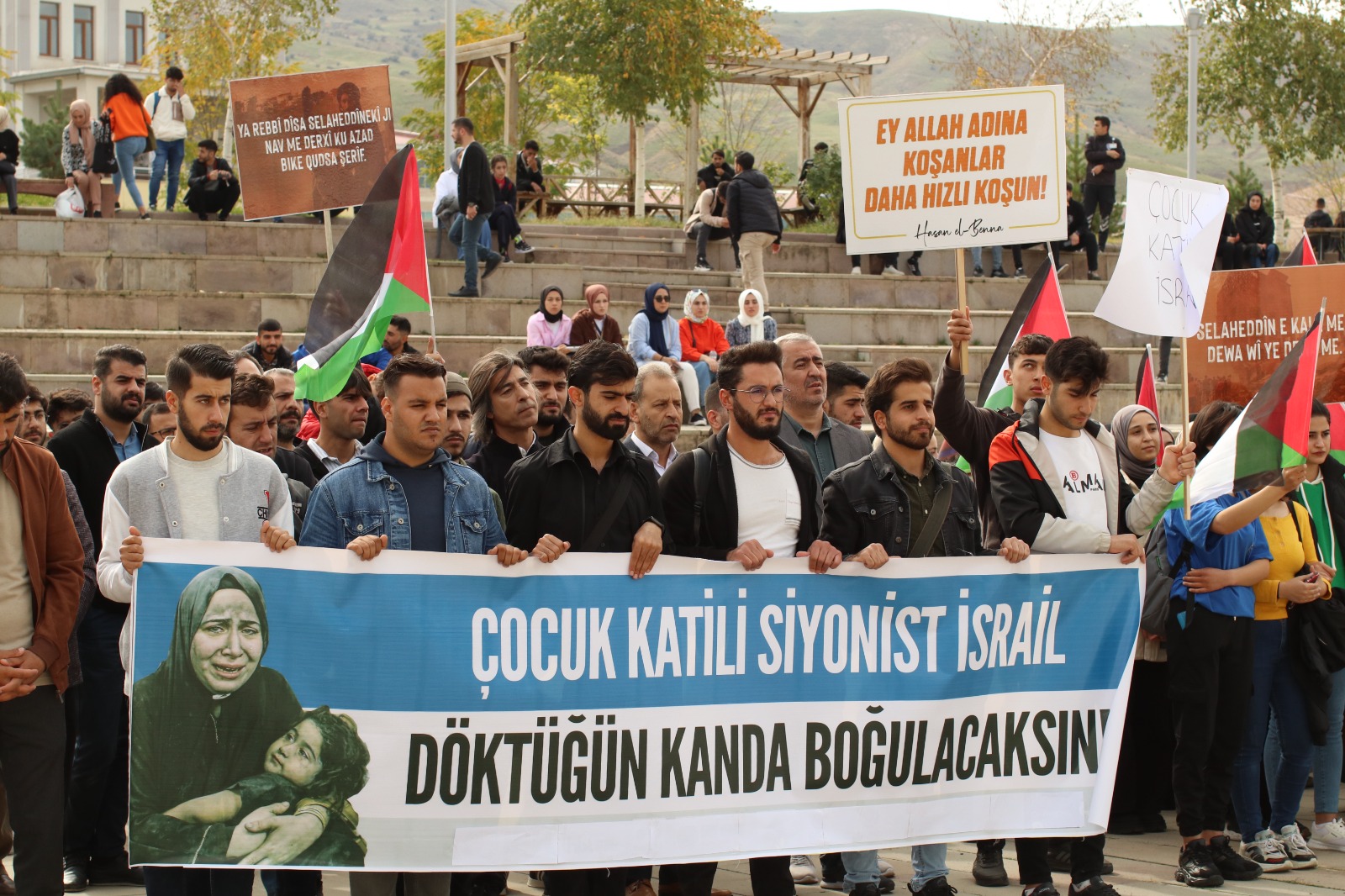 ogrenci-topluluklari-filistin-katliamini-lanetledi-3483