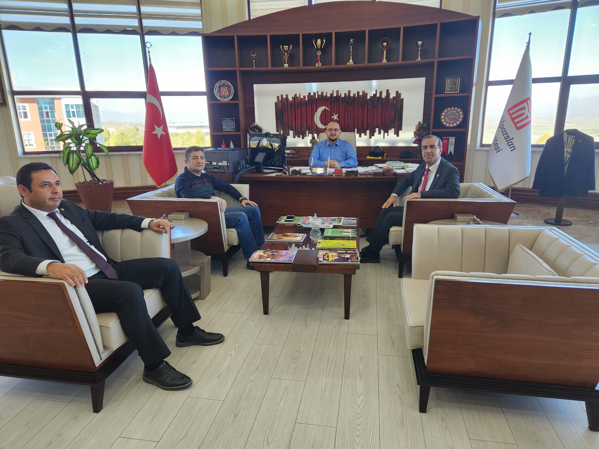 canpolat-ve-kupe-den-rektorumuze-ziyaret-3613