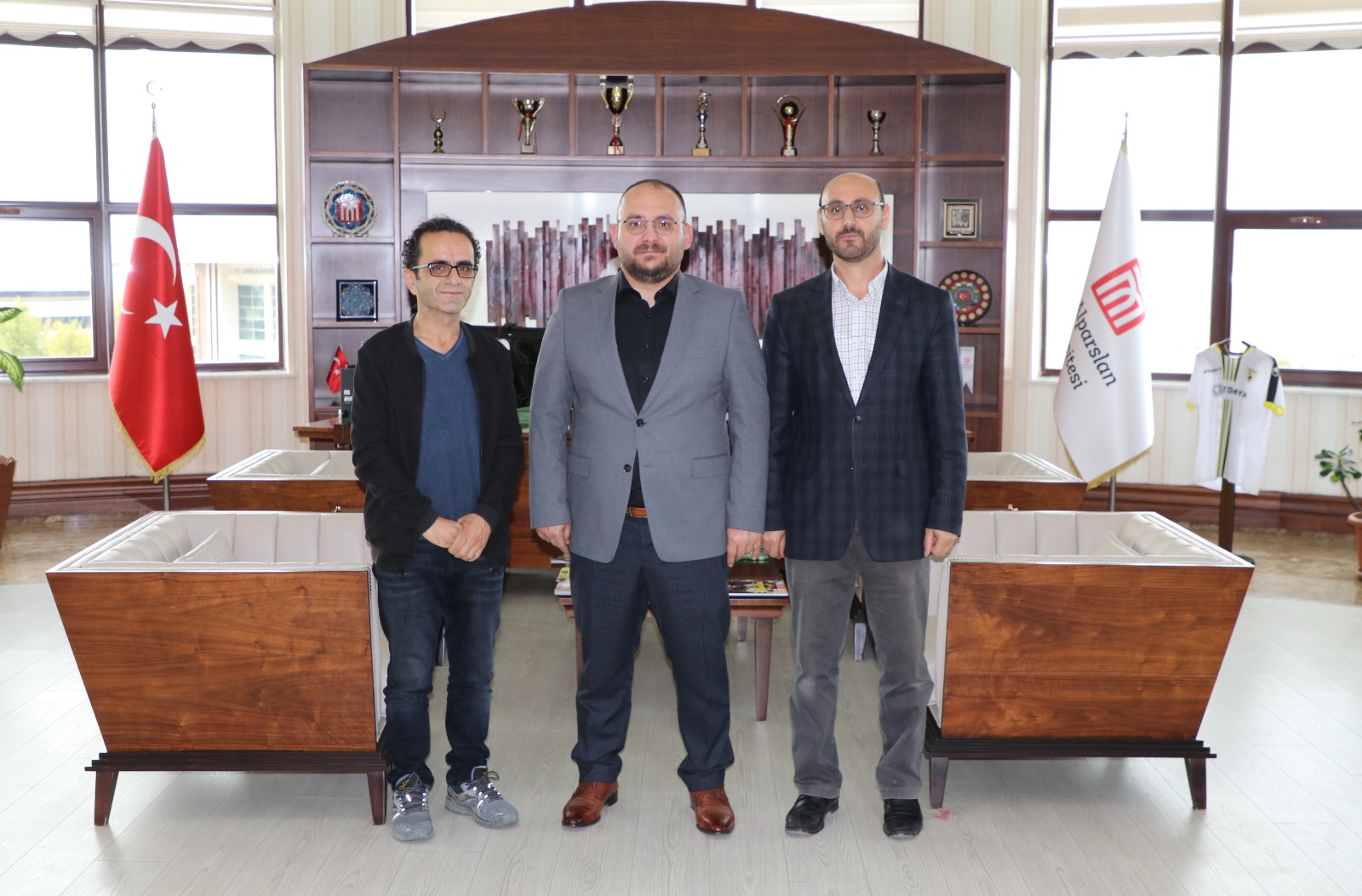 saglik-yonetimi-bolum-baskani-doc-dr-korkmazerden-rektorumuze-anlamli-ziyaret-3631