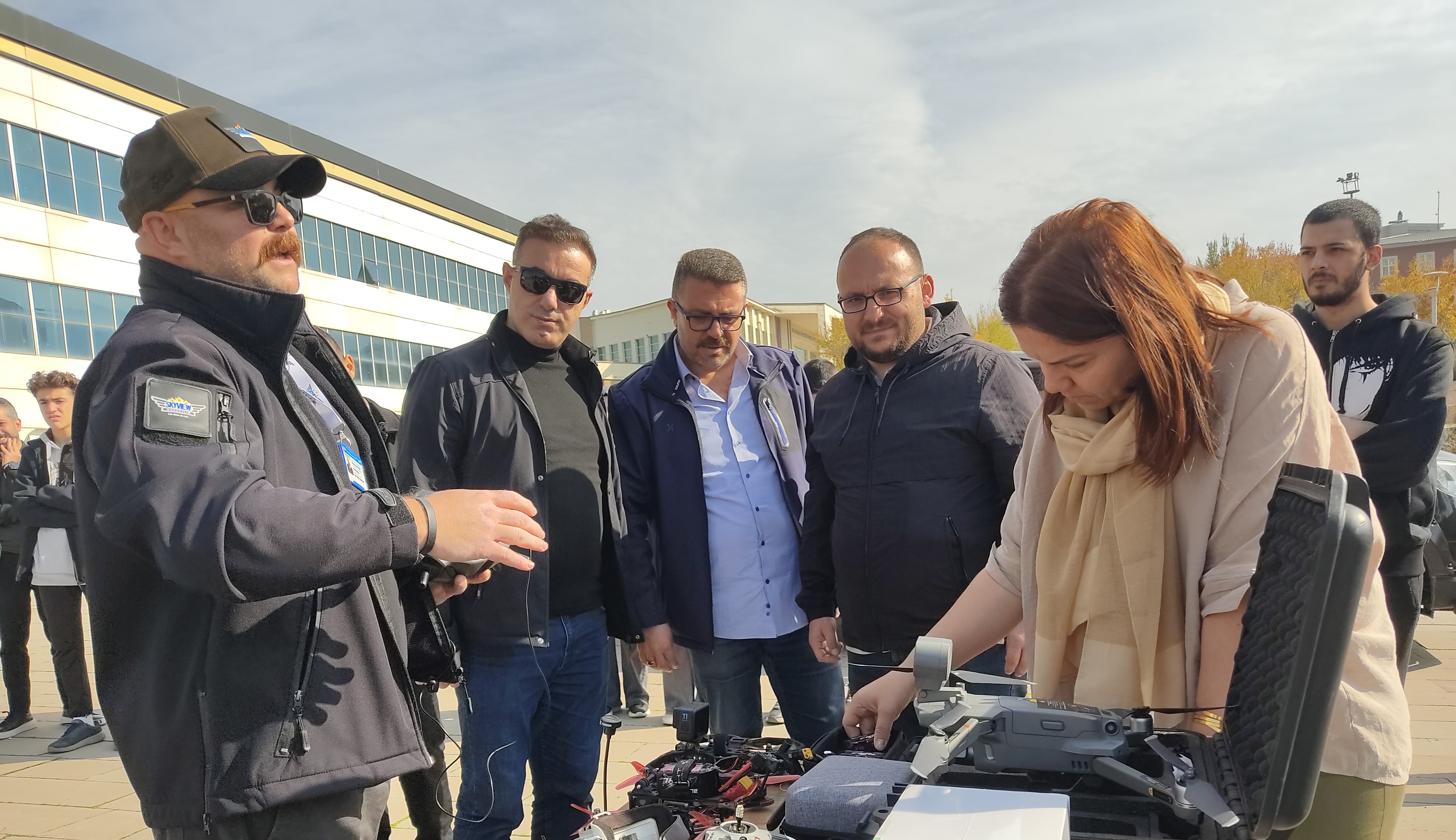 mus-alparslan-universitesi-ogrencilerine-ticari-iha-pilotluk-egitimi-3656