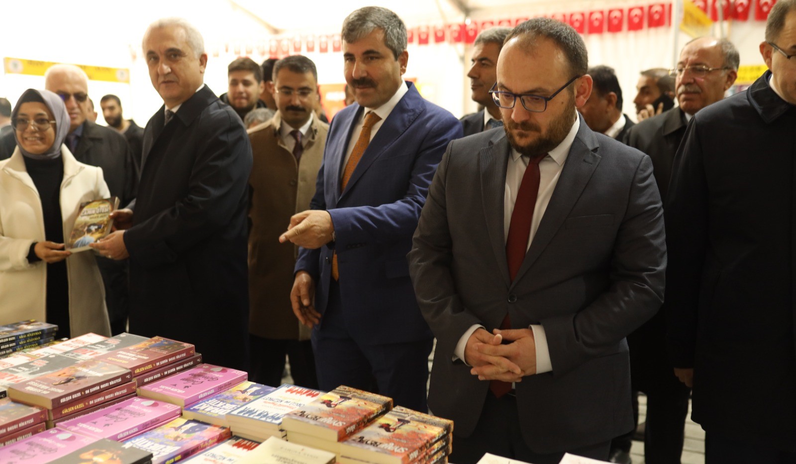 1-kitap-gunleri-fuarinin-acilisi-yapildi-3732