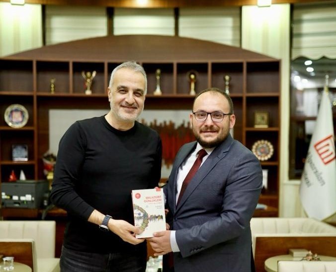 unlu-sunucu-bekir-develiyi-universitemizde-agirladik-3735