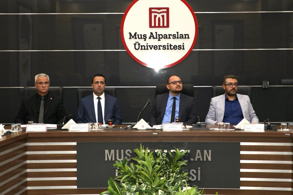 rektorumuz-yonetim-kurulu-toplantisina-katildi-3764