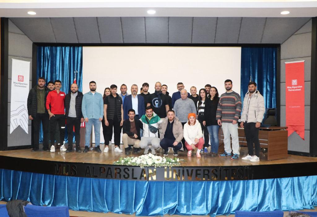 universitemizde-turkiye-sualti-sporlari-federasyonu-ve-cankurtaranlik-mesleginin-turkiyedeki-gelisimi-paneli-gerceklesti-3788