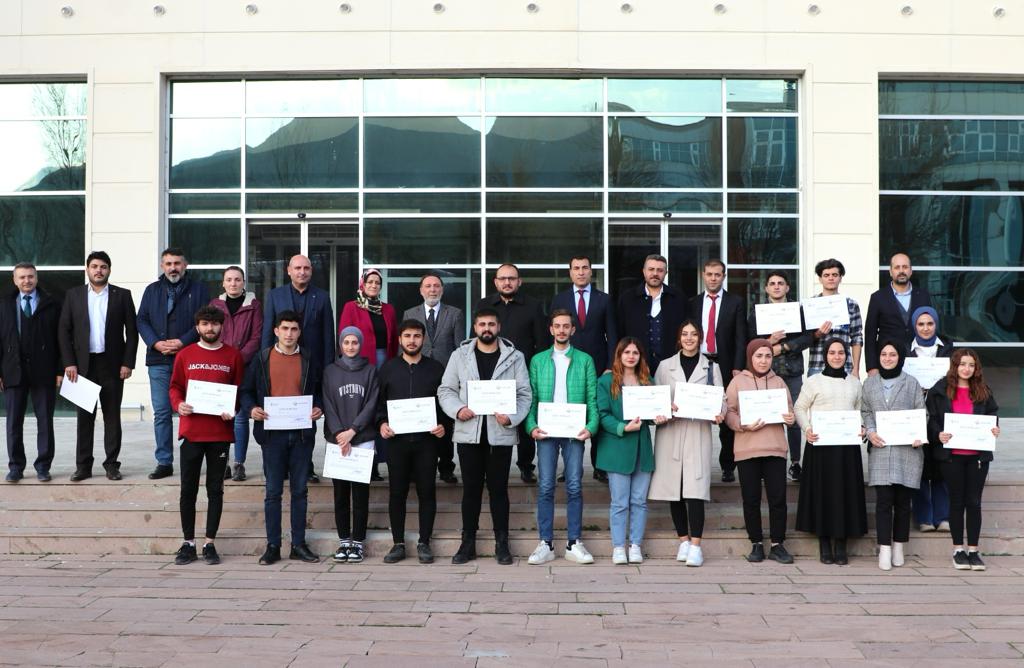 universitemiz-ve-iskur-protokoluyle-gerceklesen-ilk-egitim-semineri-3887