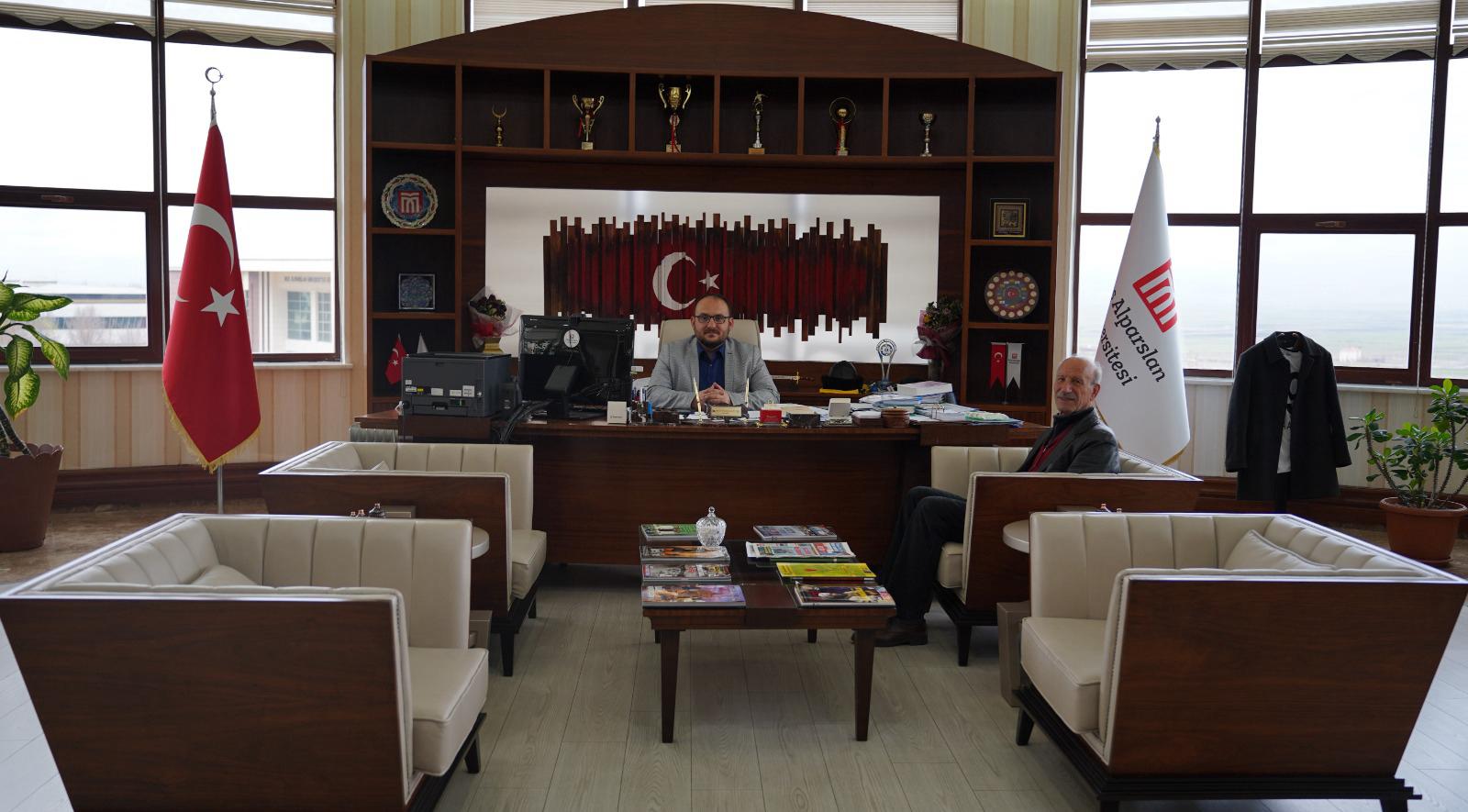 visit-to-maun-rector-from-photography-artist-sonmez-3905