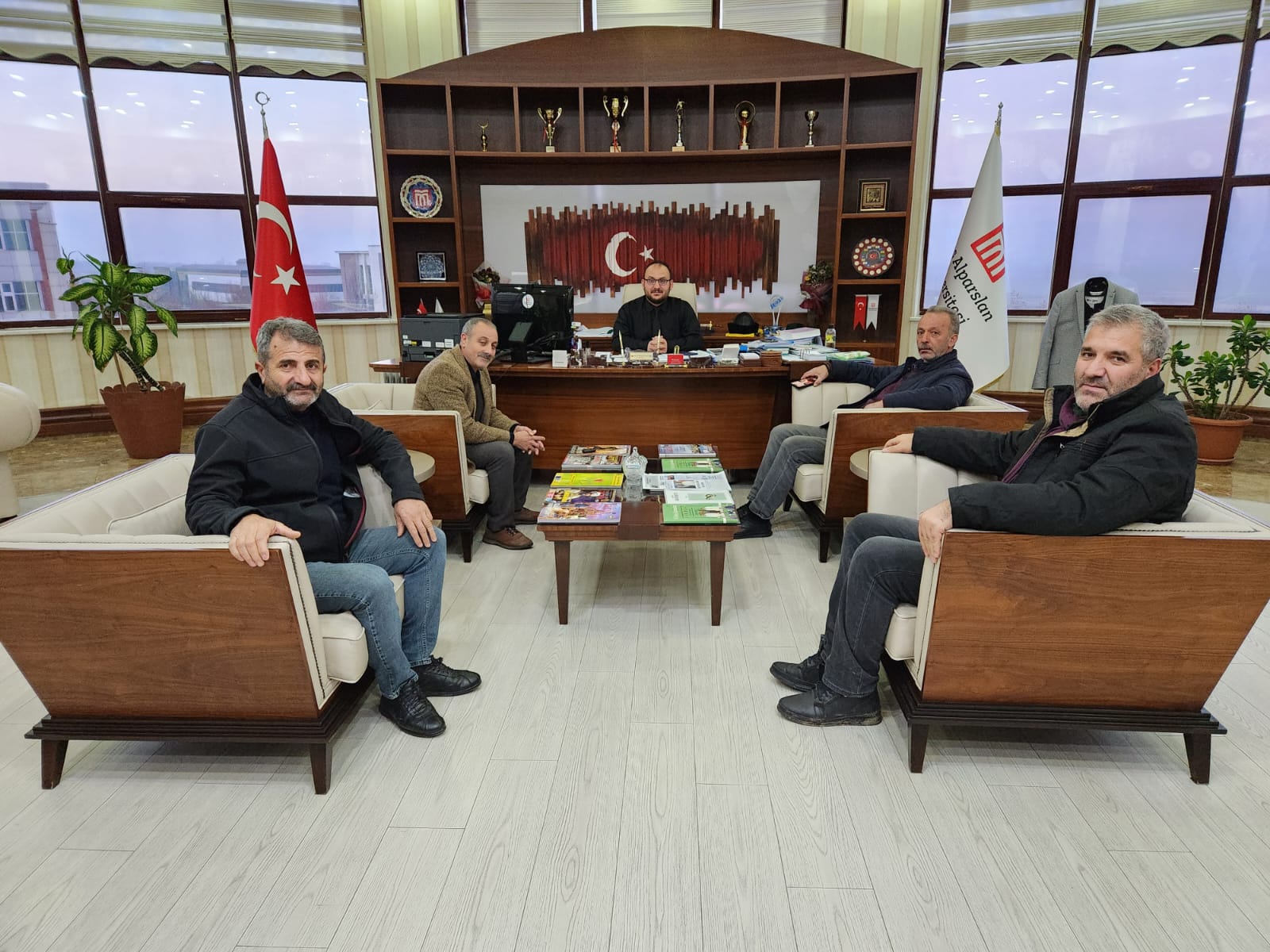 mus-kale-baglari-derneginden-rektorumuze-ziyaret-3927