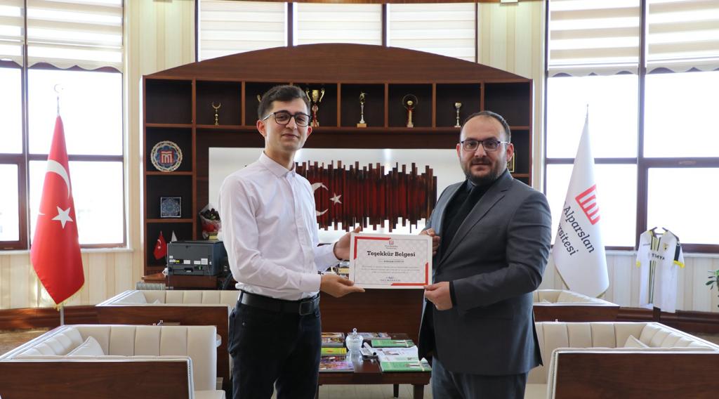 maun-mobil-uygulamasi-yayinda-3939