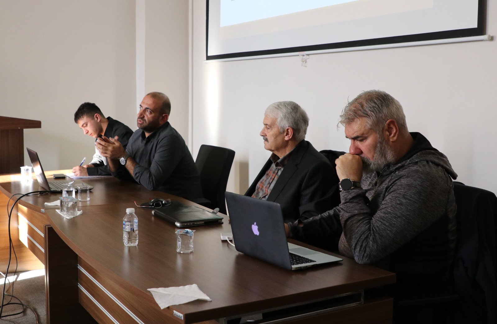 the-communication-facultys-young-communicators-community-held-a-seminar-titled-earthquake-and-humanity-4009