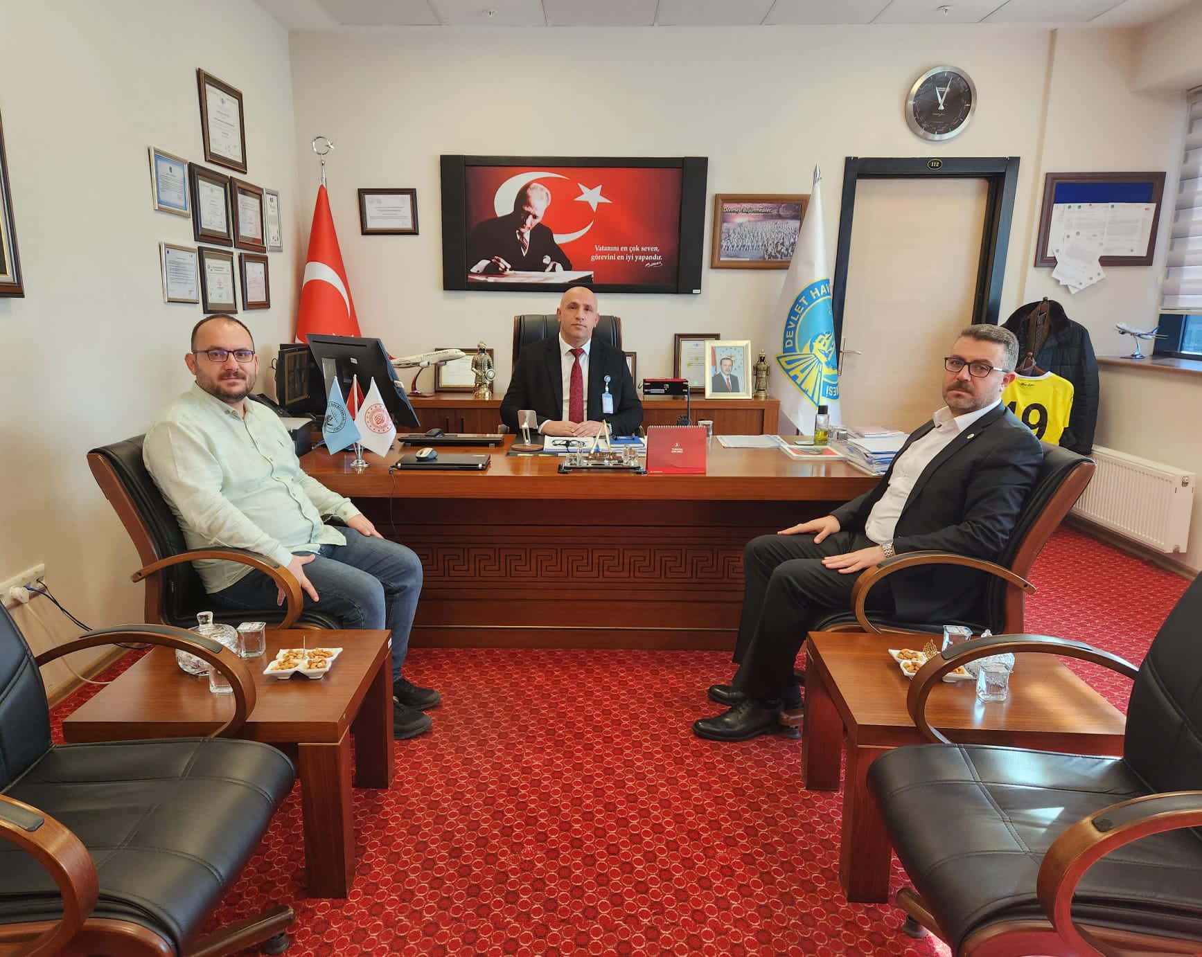 our-rectors-return-visit-to-sultan-alparslan-airport-manager-saim-senturk-4087