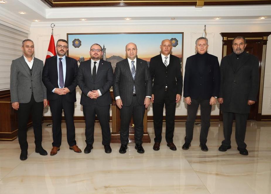 rektorumuz-resmi-temaslarda-bulunmak-icin-diyarbakirda-4119