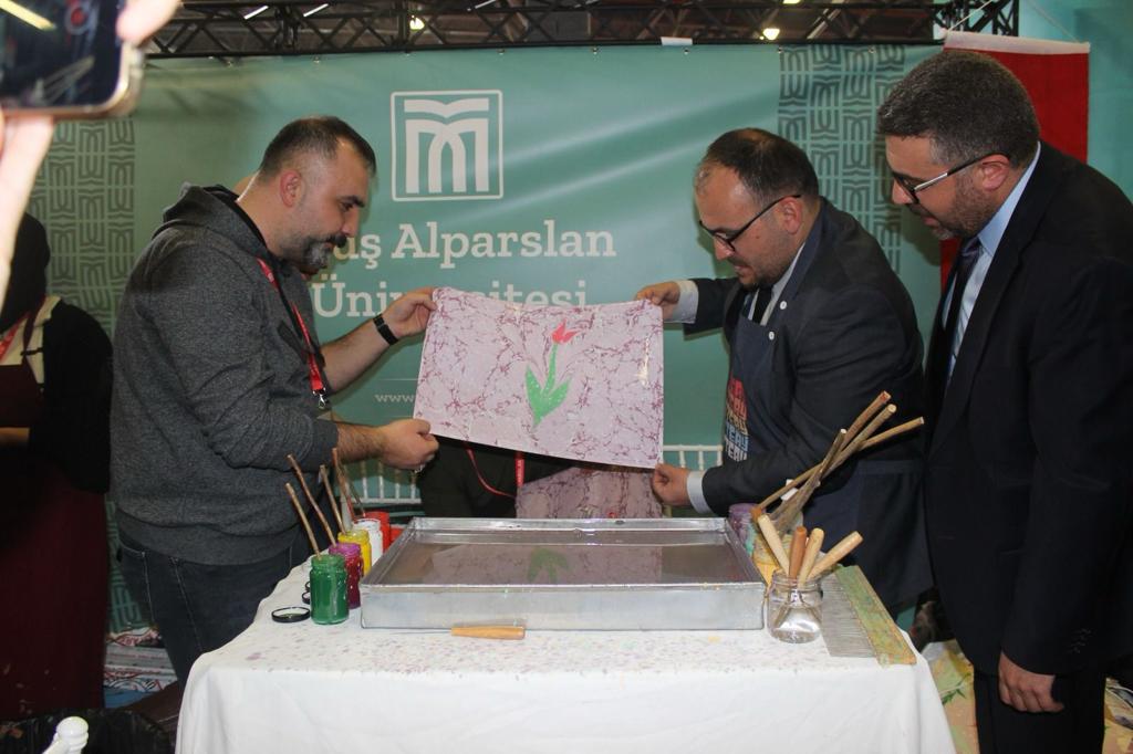 our-handicraft-stand-attracted-great-attention-at-dakaf-24-4133