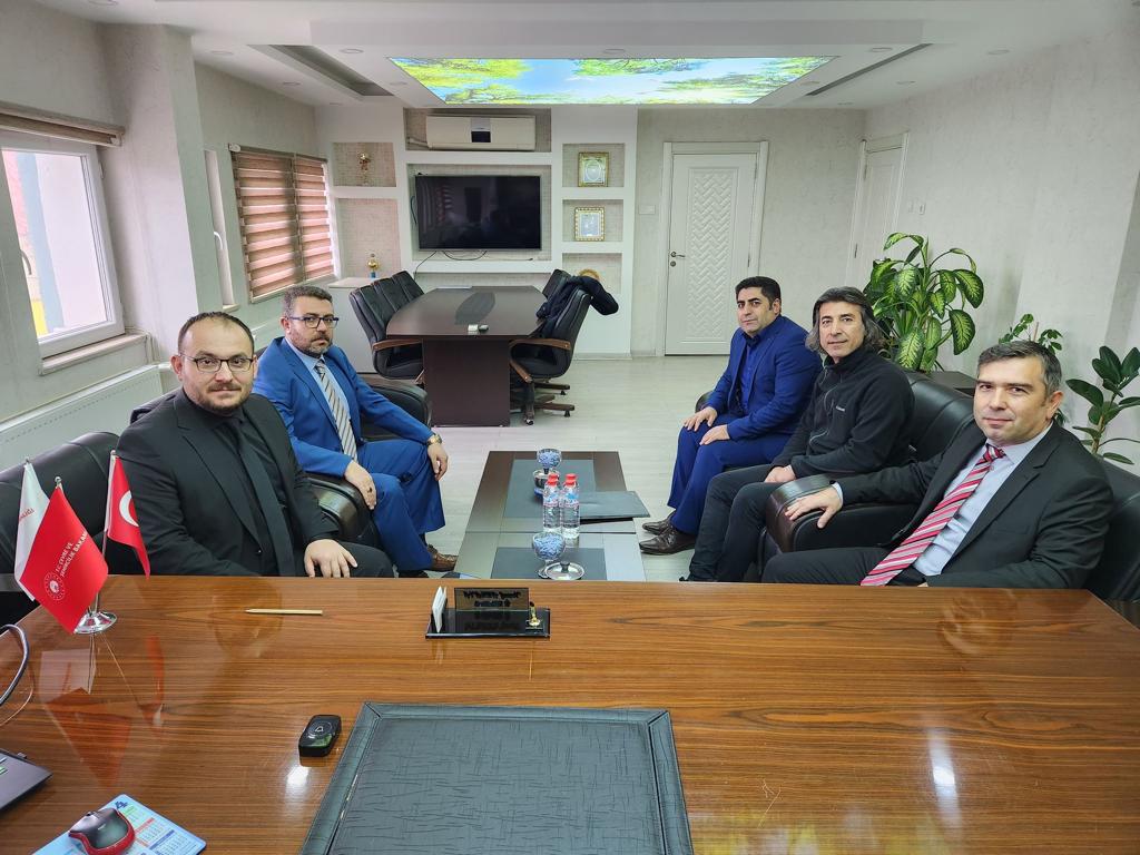 rektorumuzden-cevre-sehircilik-ve-iklim-degisikligi-il-mudurlugune-ziyaret-4158