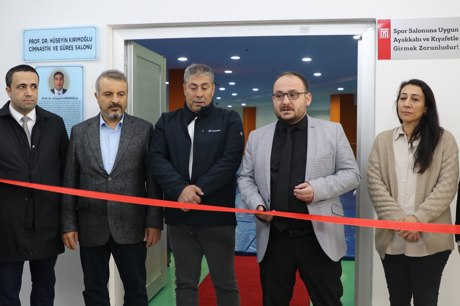 rektorumuz-cimnastik-ve-gures-salonunun-acilisina-katildi-4166