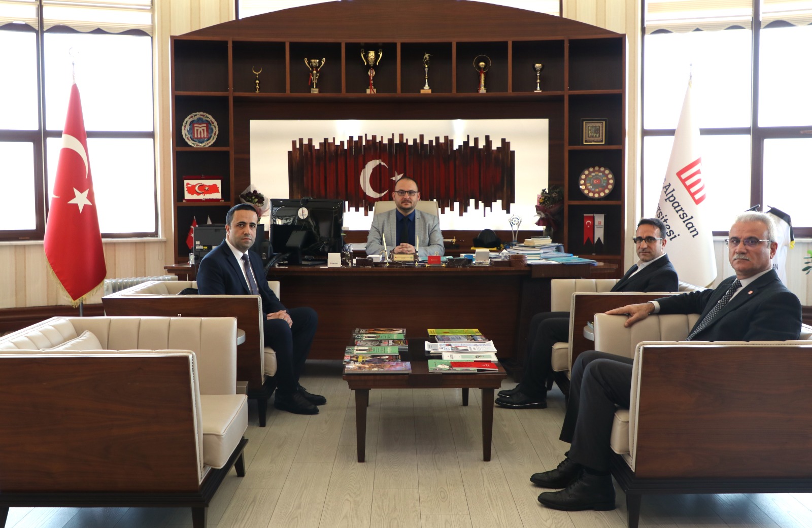 aile-ve-sosyal-politikalar-il-mudurunden-rektorumuze-iadeiziyaret-4169