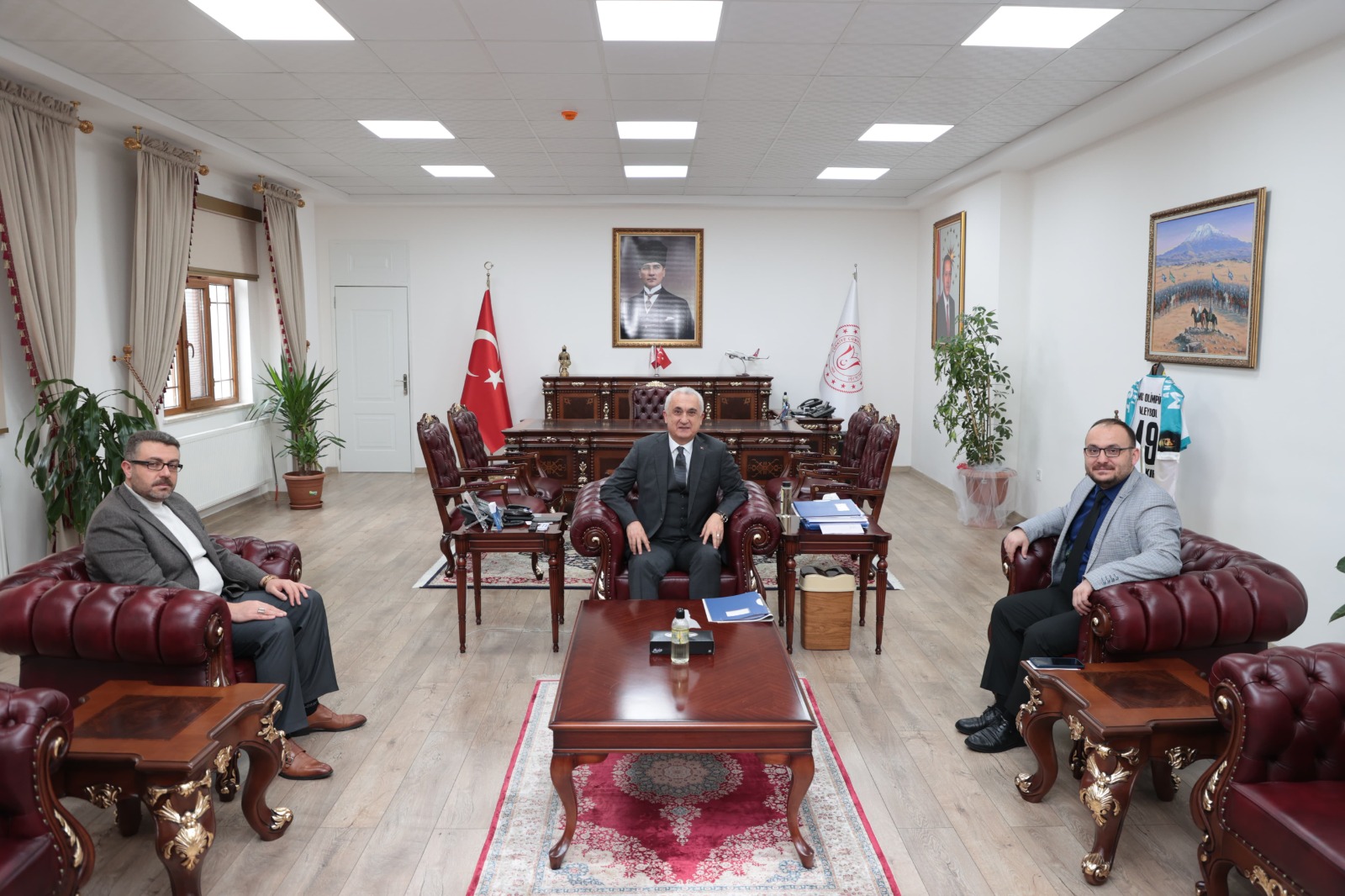 rektorumuz-vali-avni-cakiri-ziyaret-etti-4228