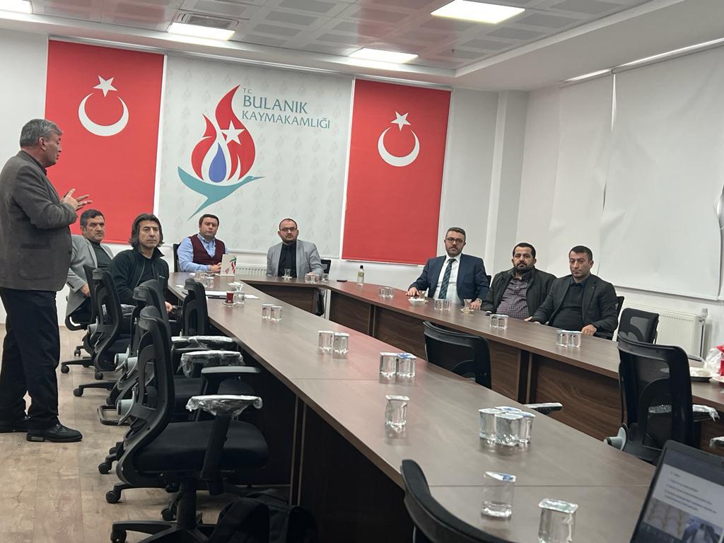 bulanik-ilcesine-sut-uretimi-mandirasi-kurulmasi-konusunda-toplanti-gerceklestirildi-4238