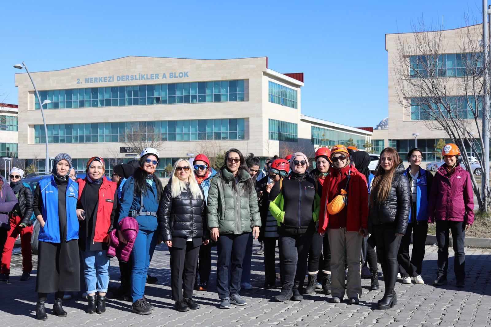 kadinlar-gunu-kutlamalarina-basladik-4420