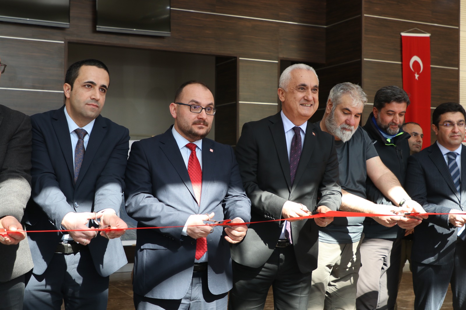 universitemizde-dagcilik-temali-sergide-doga-tutkunlari-bulustu-4423