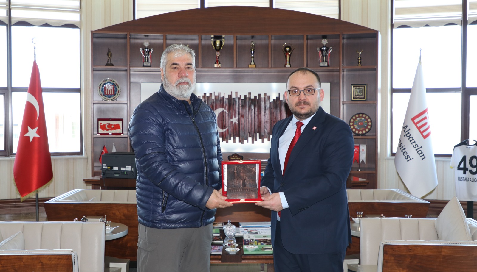 visit-from-the-turkish-mountaineering-federation-to-our-rector-4424