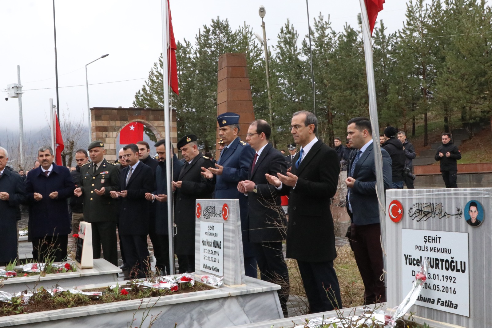 18-mart-sehitleri-anma-gununde-sehitlerimiz-saygi-ve-dualarla-anildi-4644