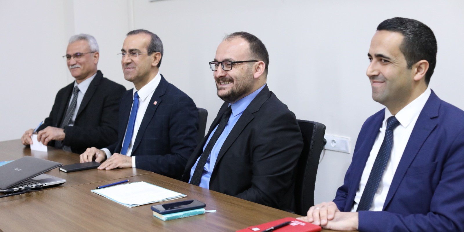 rektorumuz-birim-amirleriyle-stratejik-toplanti-gerceklestirdi-4662