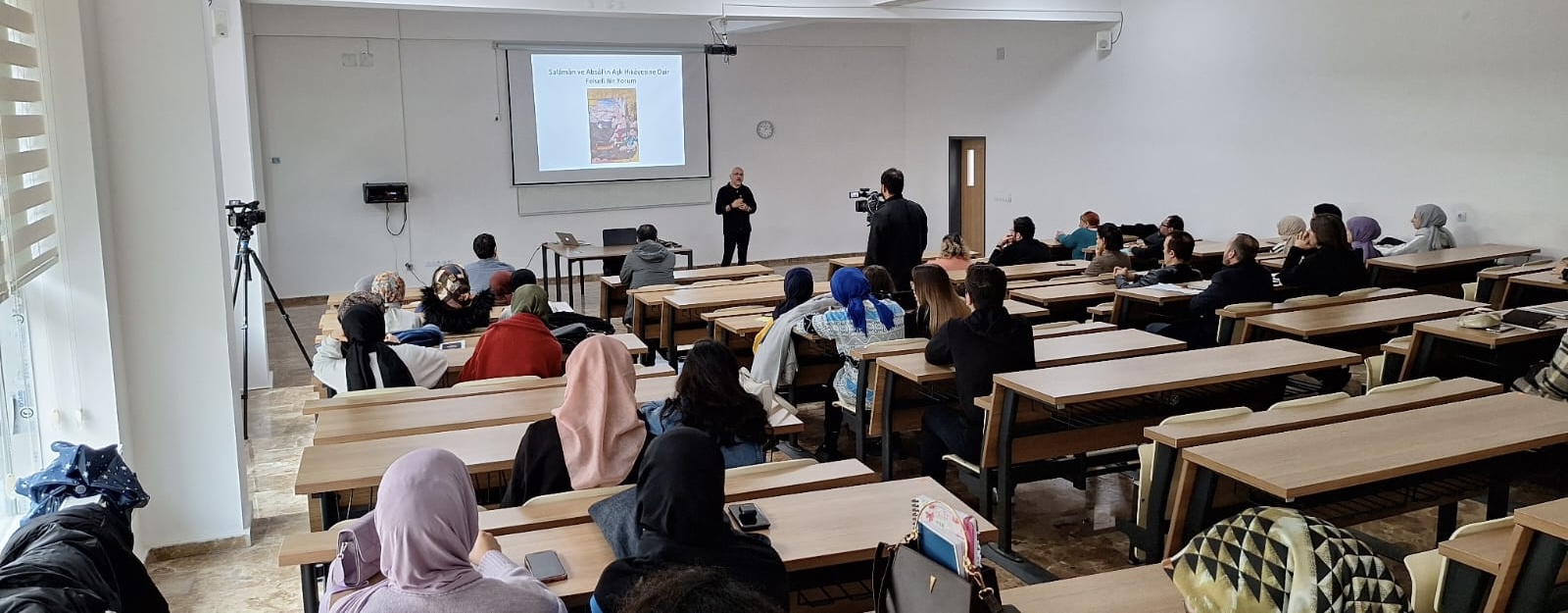 doc-dr-unsal-cimenden-salaman-ve-absal-hikayesine-yeni-bir-bakis-kulturel-degerlerin-donusumu-4686