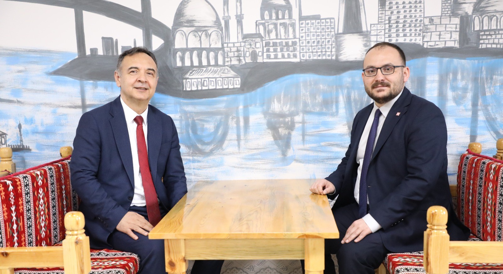 rektorumuz-ozel-konuguna-musu-tanitti-4696