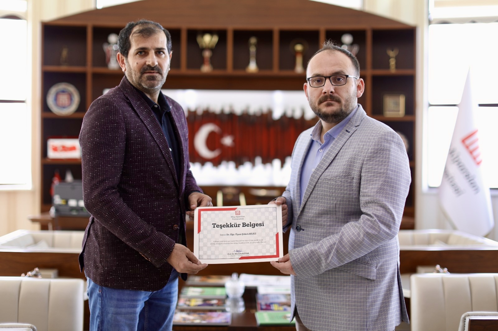 ogretim-uyemizden-rektorumuze-ziyaret-4820