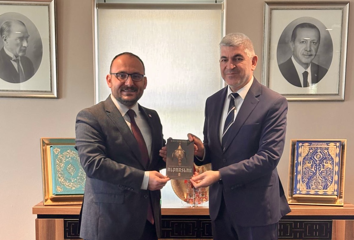 rektorumuzden-cumhurbaskanligi-kutuphaneler-daire-baskanligina-ziyaret-4865