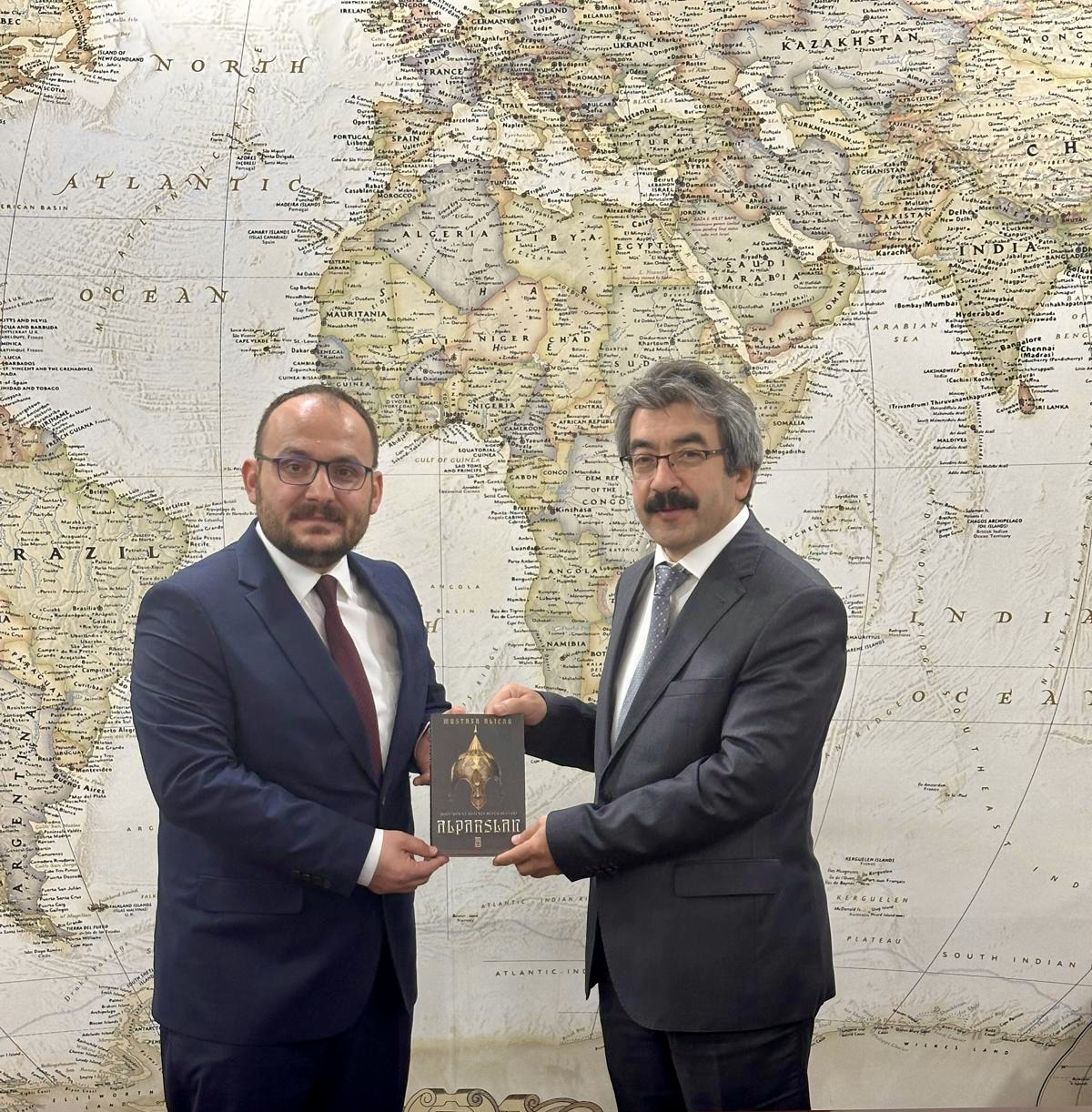 rektorumuz-yok-baskan-vekili-prof-dr-metin-topcuoglu-ile-gorustu-4887