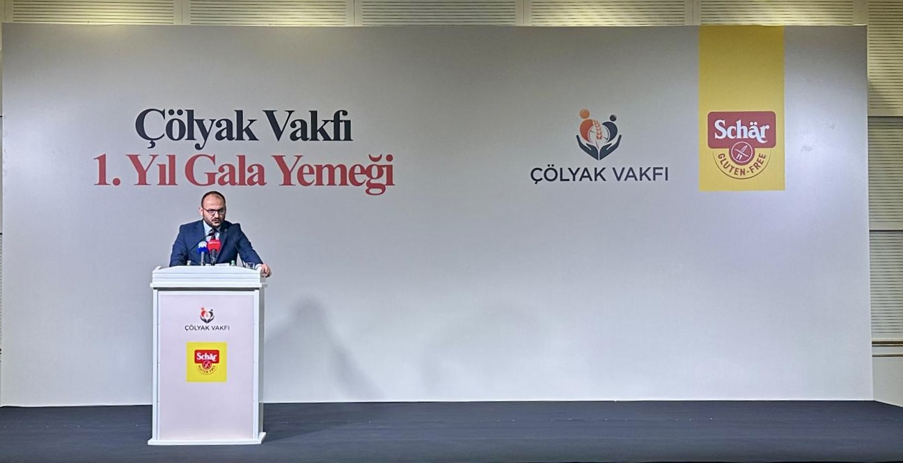 rektorumuz-colyak-vakfi-gala-yemegine-katildi-4909